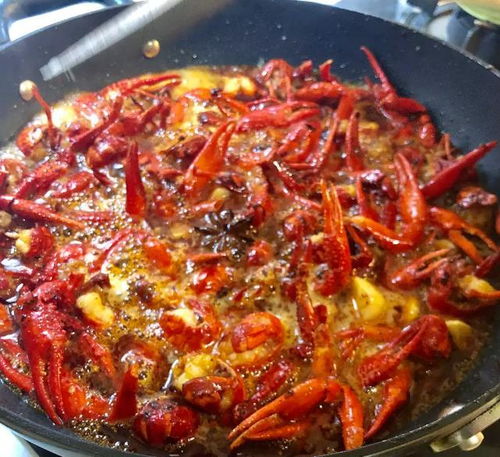 小龍蝦最好吃的做法，色香味俱全，簡單易學(xué)上桌必光盤